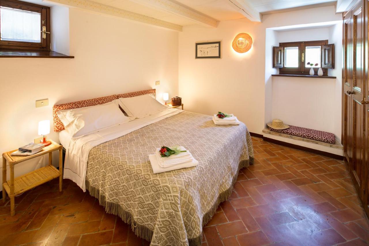 Residence Menotre Rasiglia Habitación foto